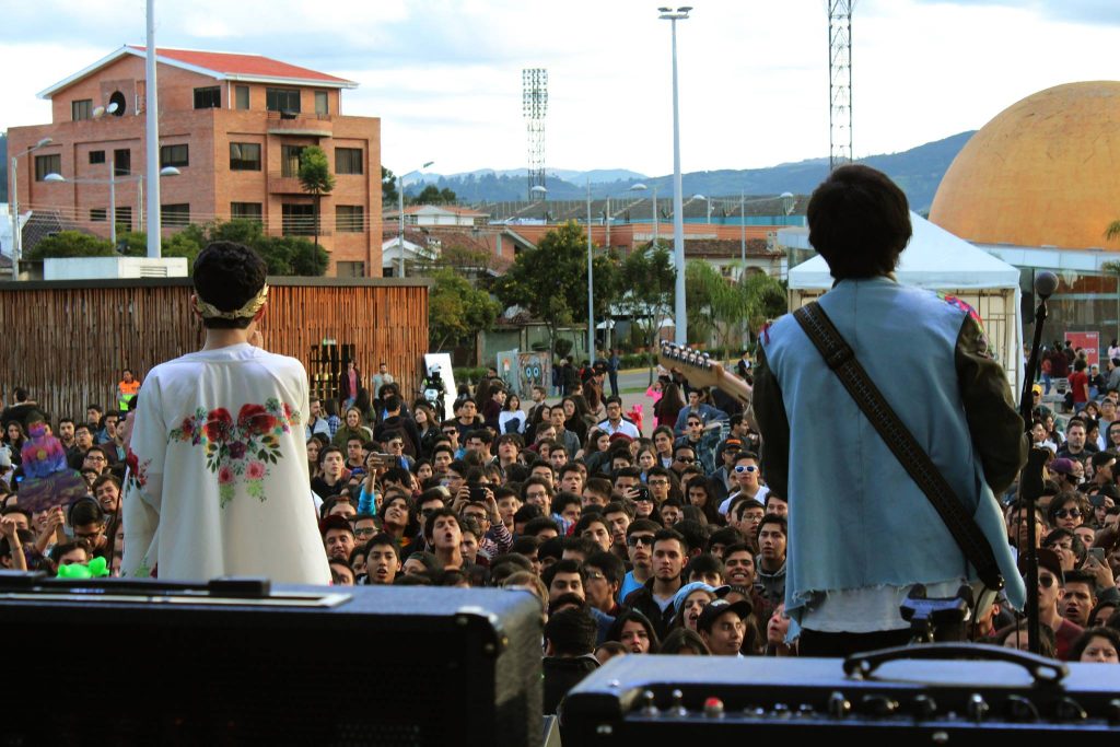 Concierto al aire libre en Cuenca - parque de la madre