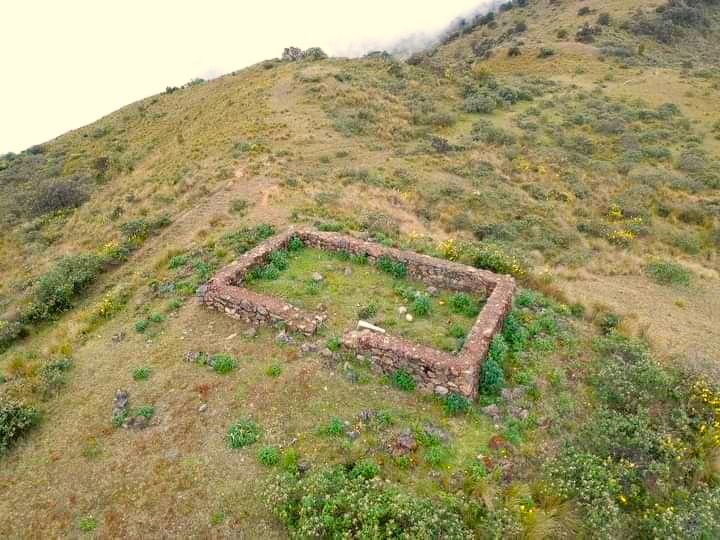 Paredones arqueologico 1 VisitCuenca